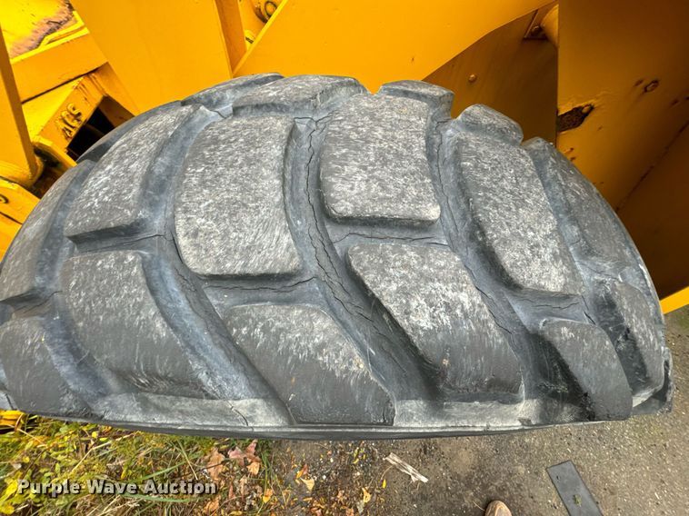 image for item EI4077 1984 Case W24C wheel loader