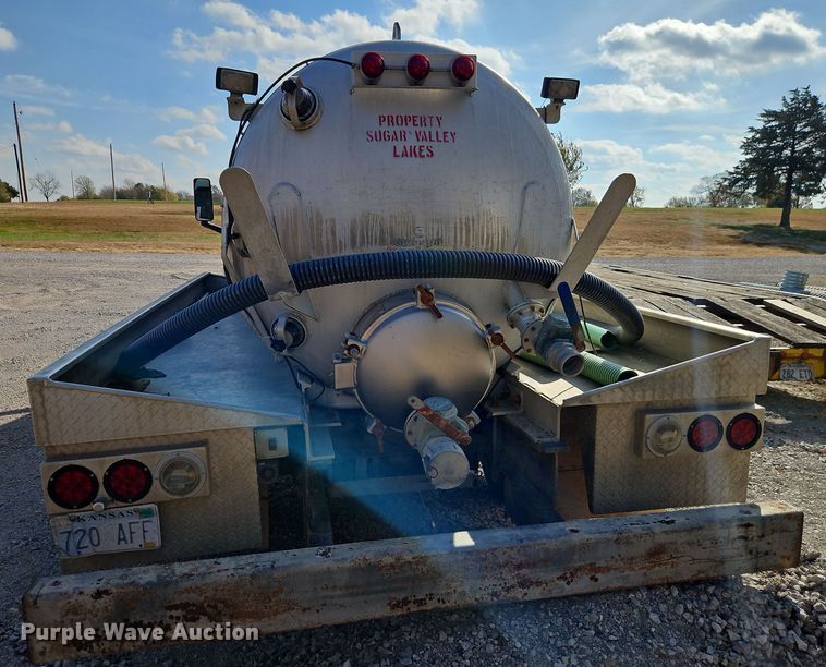 image for item EI8508 2007 Chevrolet  CC5C042 vacuum truck