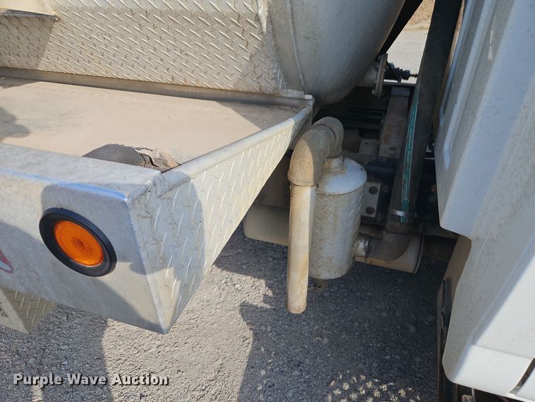 image for item EI8508 2007 Chevrolet  CC5C042 vacuum truck