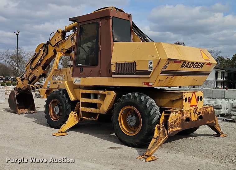 image for item EI8509 1999 Badger 1085C wheeled excavator
