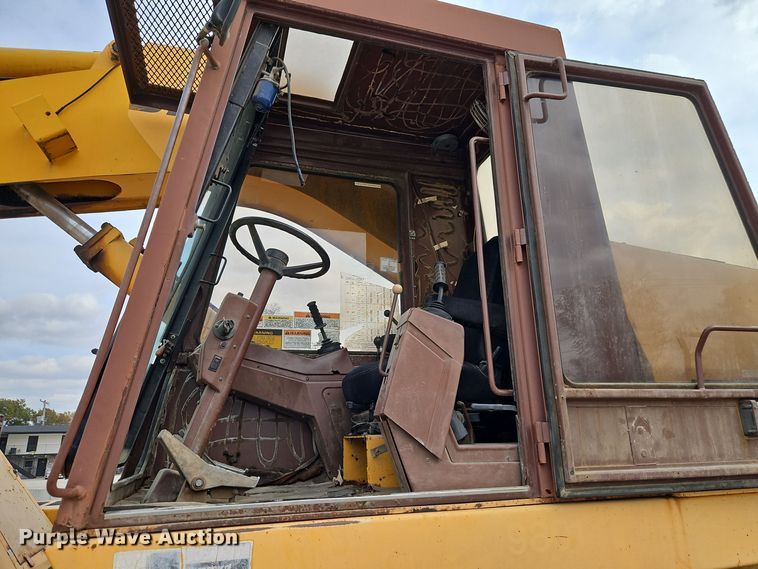 image for item EI8509 1999 Badger 1085C wheeled excavator
