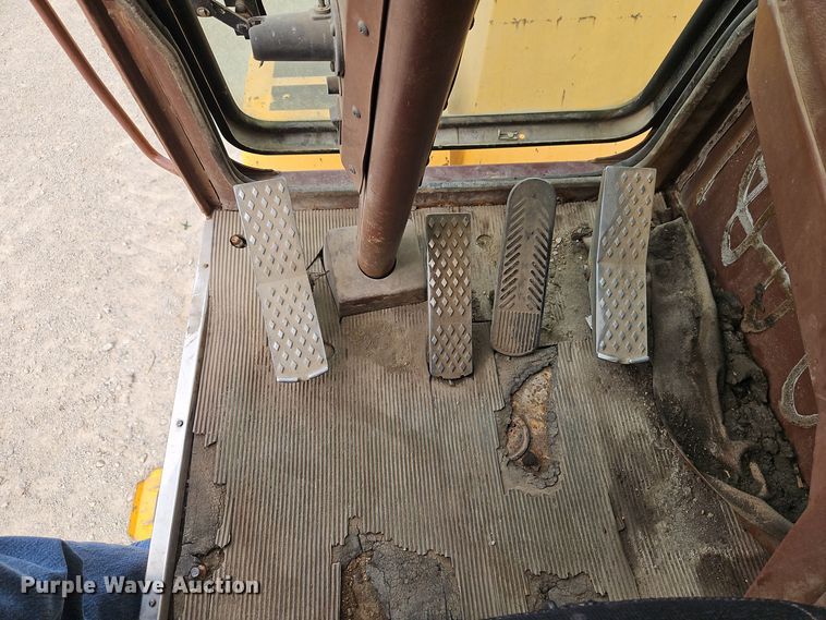 image for item EI8509 1999 Badger 1085C wheeled excavator