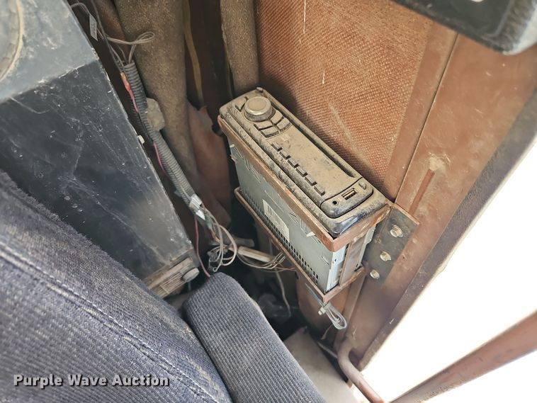 image for item EI8509 1999 Badger 1085C wheeled excavator