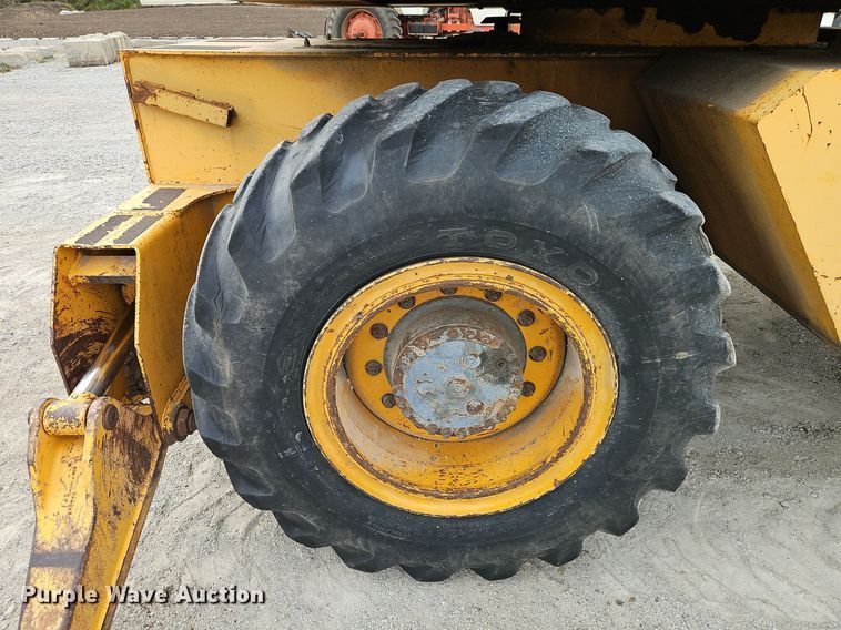 image for item EI8509 1999 Badger 1085C wheeled excavator