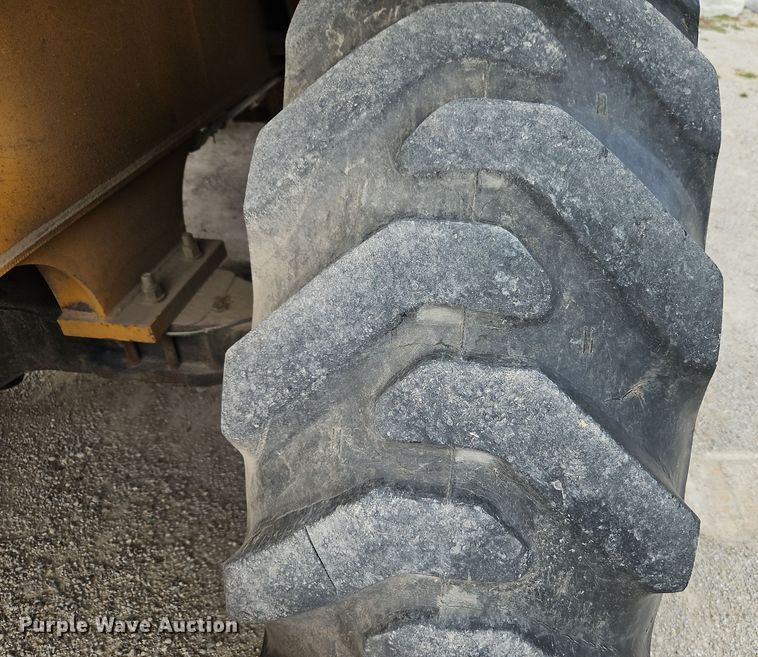 image for item EI8509 1999 Badger 1085C wheeled excavator