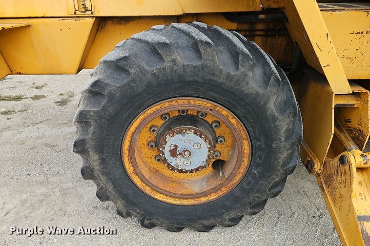 image for item EI8509 1999 Badger 1085C wheeled excavator