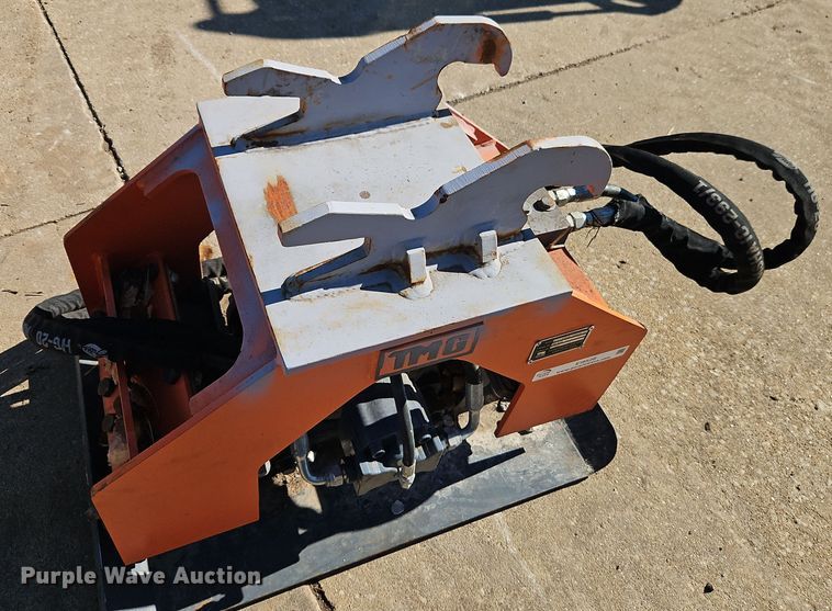 image for item EI8528 TMG TMG-ECP21 excavator plate compactor