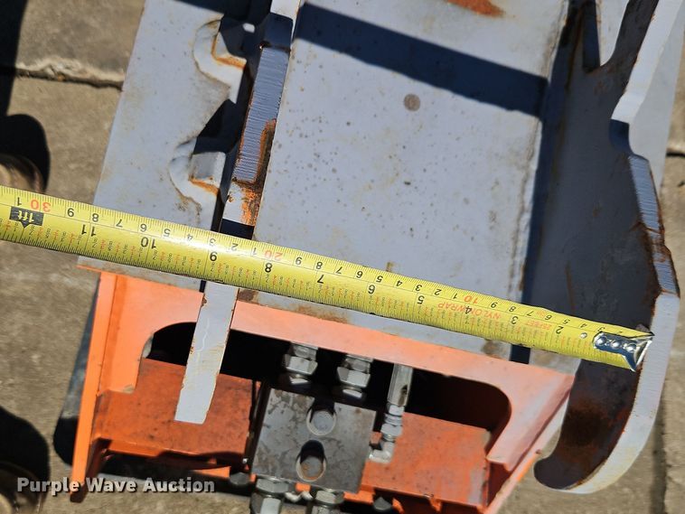 image for item EI8528 TMG TMG-ECP21 excavator plate compactor