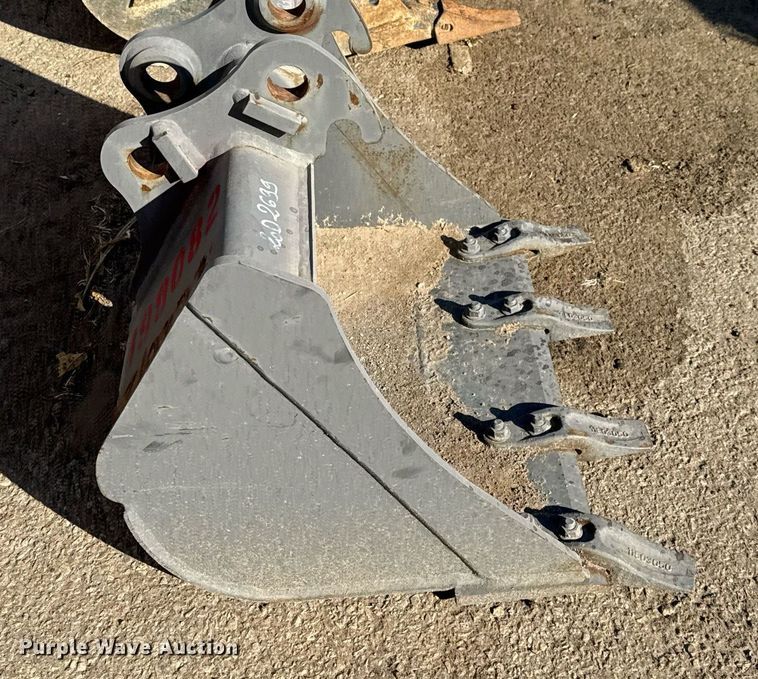 image for item EJ3128 Volvo 11839788 excavator bucket