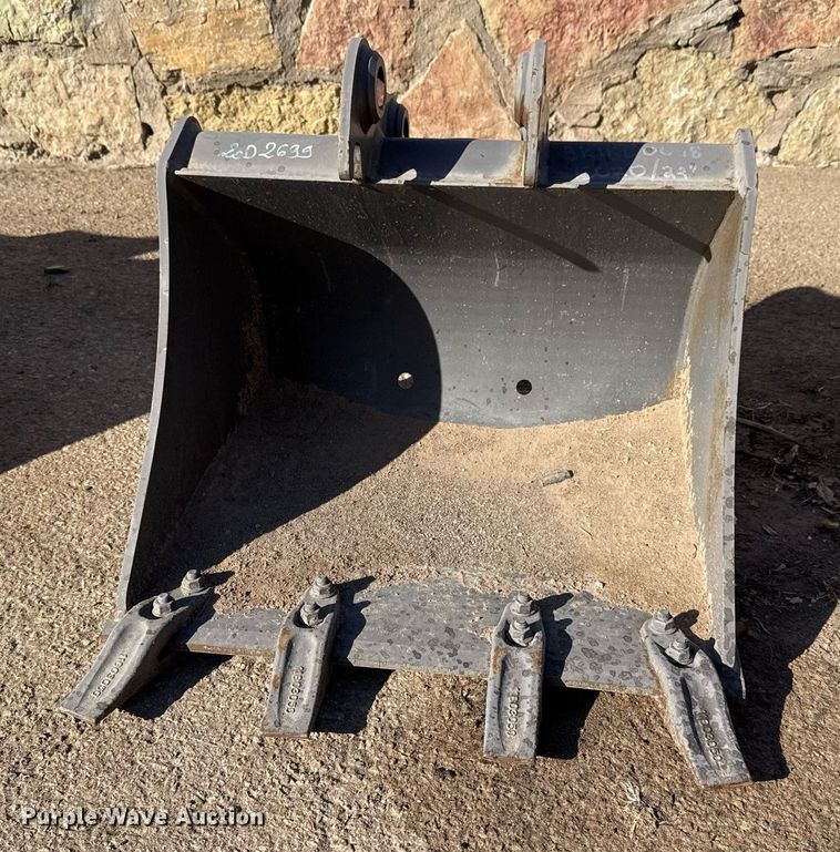 image for item EJ3128 Volvo 11839788 excavator bucket