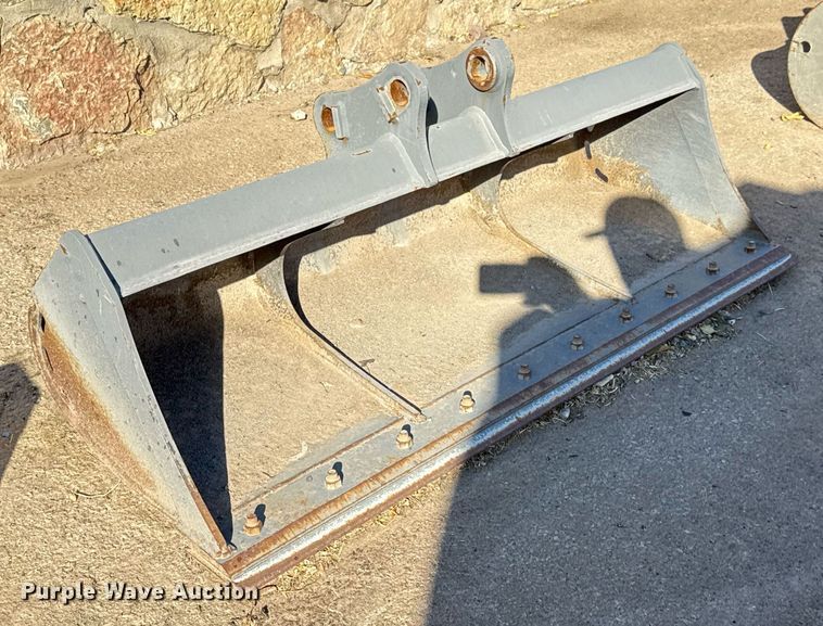 image for item EJ3129 Volvo excavator bucket