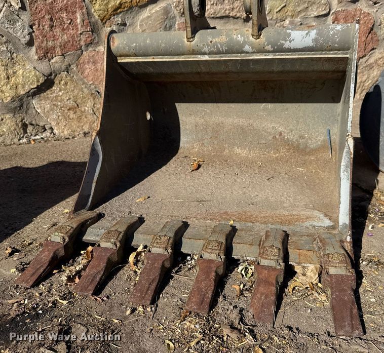 image for item EJ3131 Geith ECR38 excavator bucket