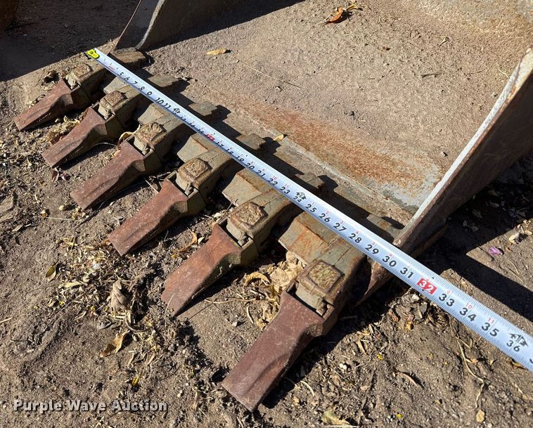 image for item EJ3131 Geith ECR38 excavator bucket