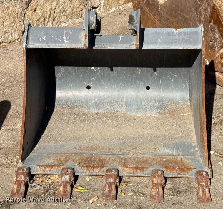image for item EJ3132 Volvo 1839676 excavator bucket