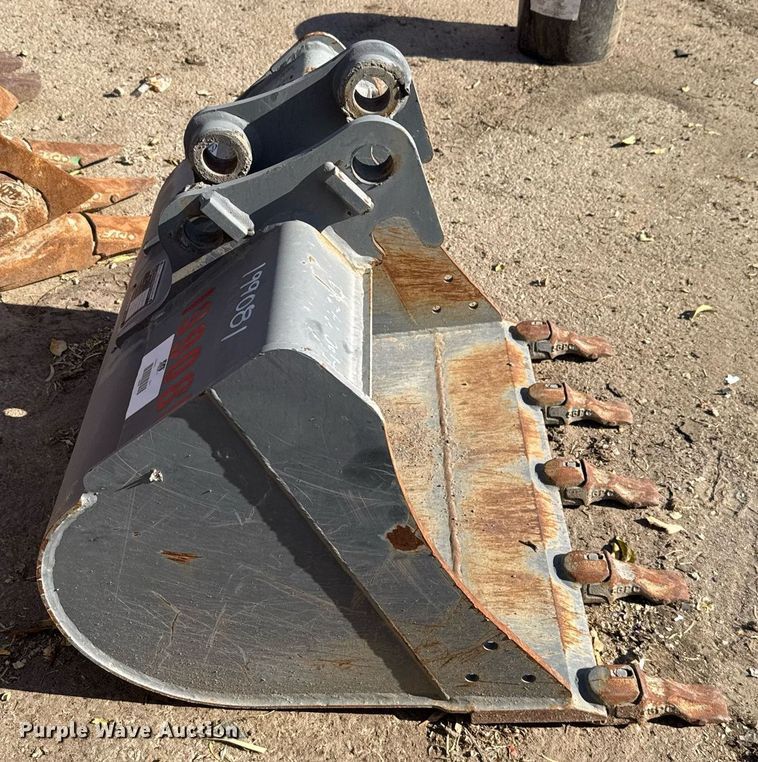 image for item EJ3132 Volvo 1839676 excavator bucket