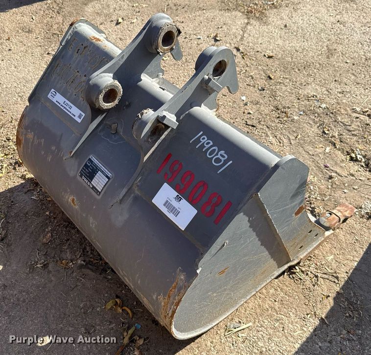 image for item EJ3132 Volvo 1839676 excavator bucket