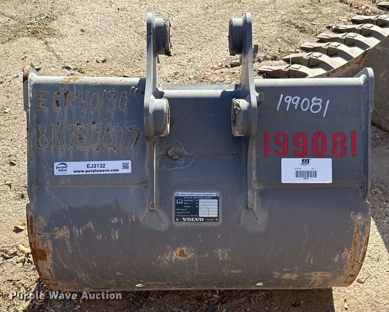 image for item EJ3132 Volvo 1839676 excavator bucket