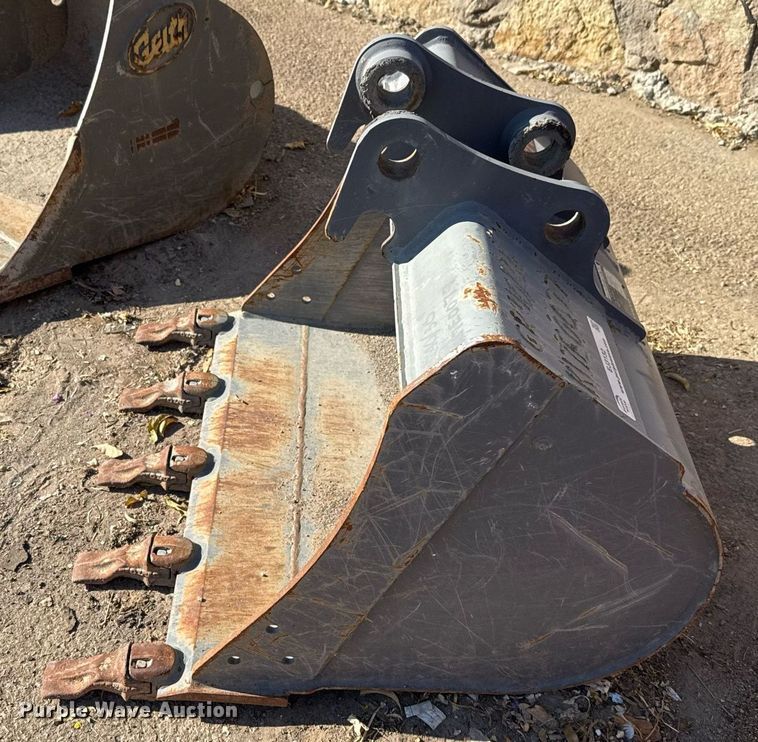 image for item EJ3132 Volvo 1839676 excavator bucket