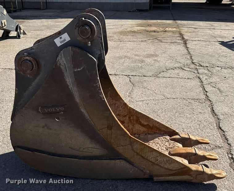 image for item EJ3136 Volvo EC210 excavator bucket