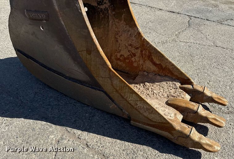 image for item EJ3136 Volvo EC210 excavator bucket