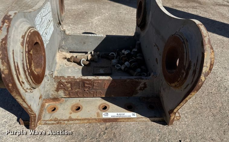 image for item EJ3137 Geith EC290B excavator coupler