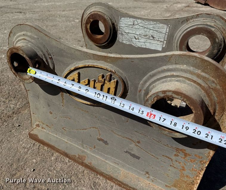 image for item EJ3137 Geith EC290B excavator coupler
