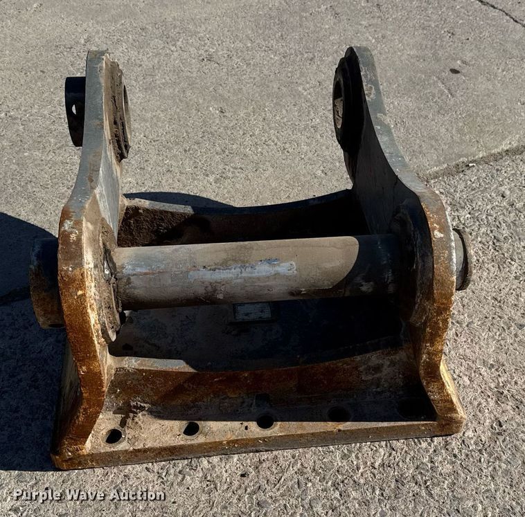 image for item EJ3140 WB LC300/HB2400 excavator coupler