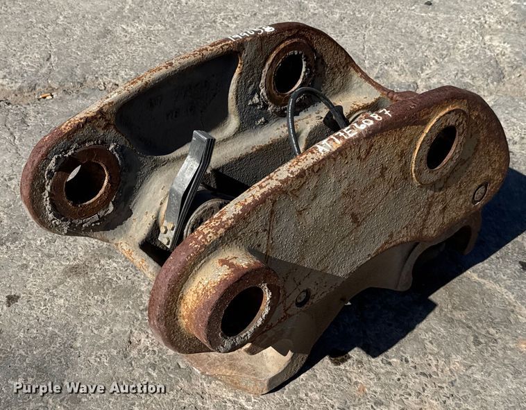 image for item EJ3141 EC250 excavator coupler