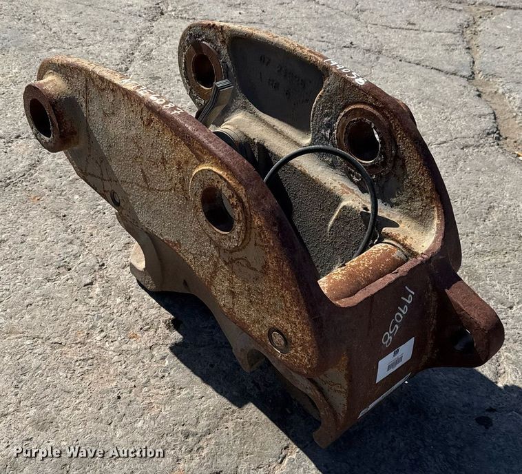 image for item EJ3141 EC250 excavator coupler