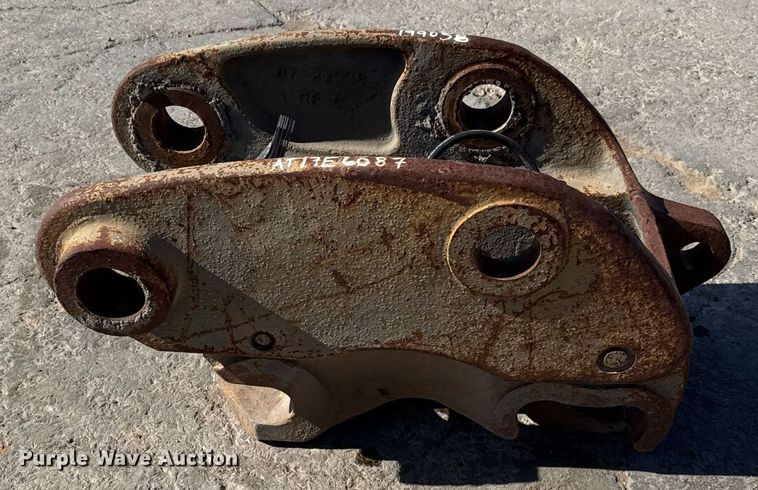 image for item EJ3141 EC250 excavator coupler