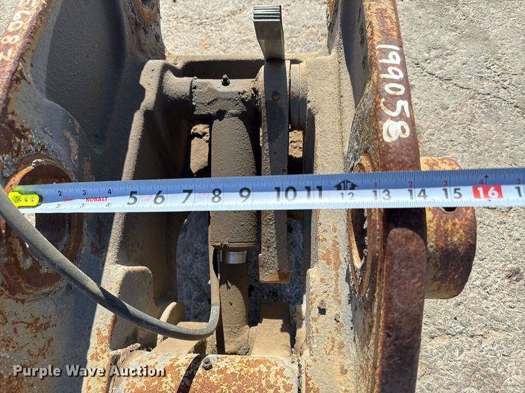 image for item EJ3141 EC250 excavator coupler