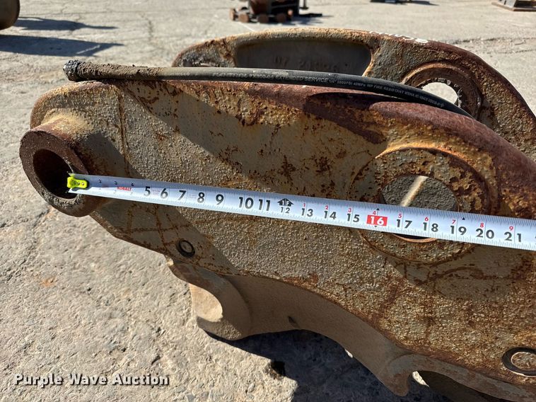 image for item EJ3141 EC250 excavator coupler