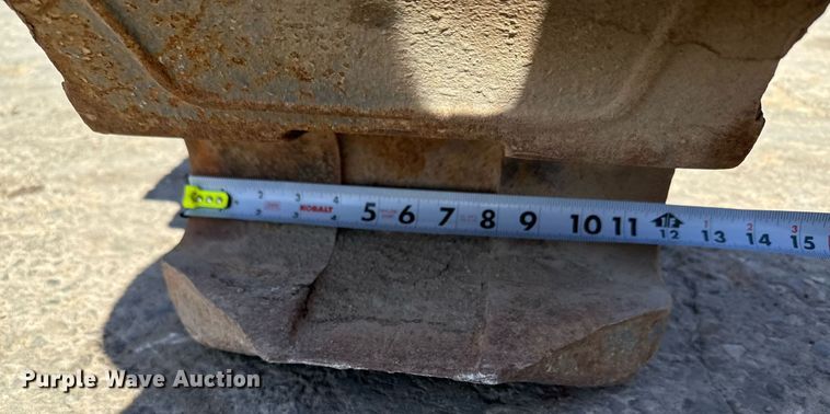 image for item EJ3141 EC250 excavator coupler