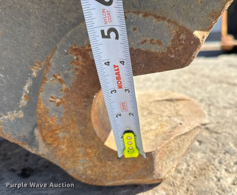 image for item EJ3141 EC250 excavator coupler