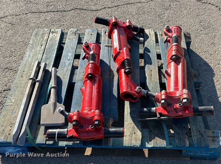 image for item EJ3144 (3) Epirock 4100 pneumatic hammers