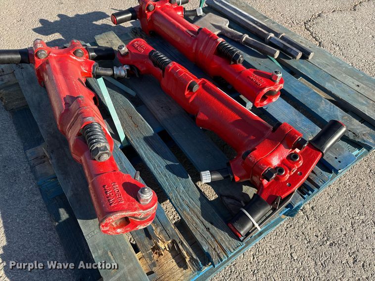 image for item EJ3144 (3) Epirock 4100 pneumatic hammers
