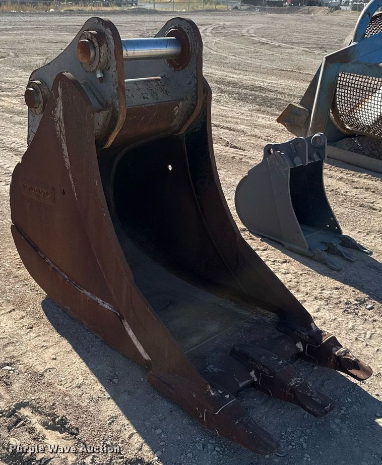image for item EJ3147 Volvo EC240-250 excavator bucket