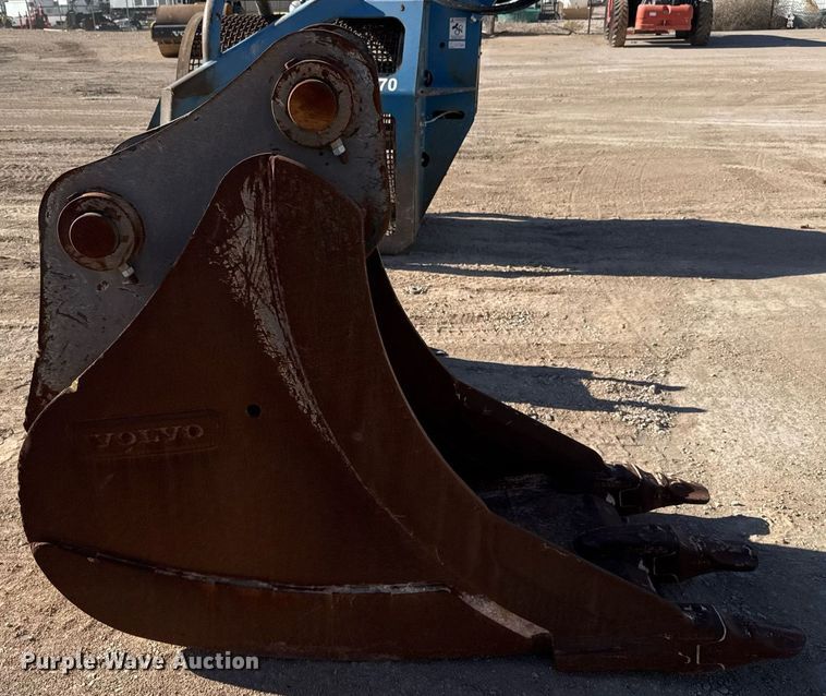 image for item EJ3147 Volvo EC240-250 excavator bucket