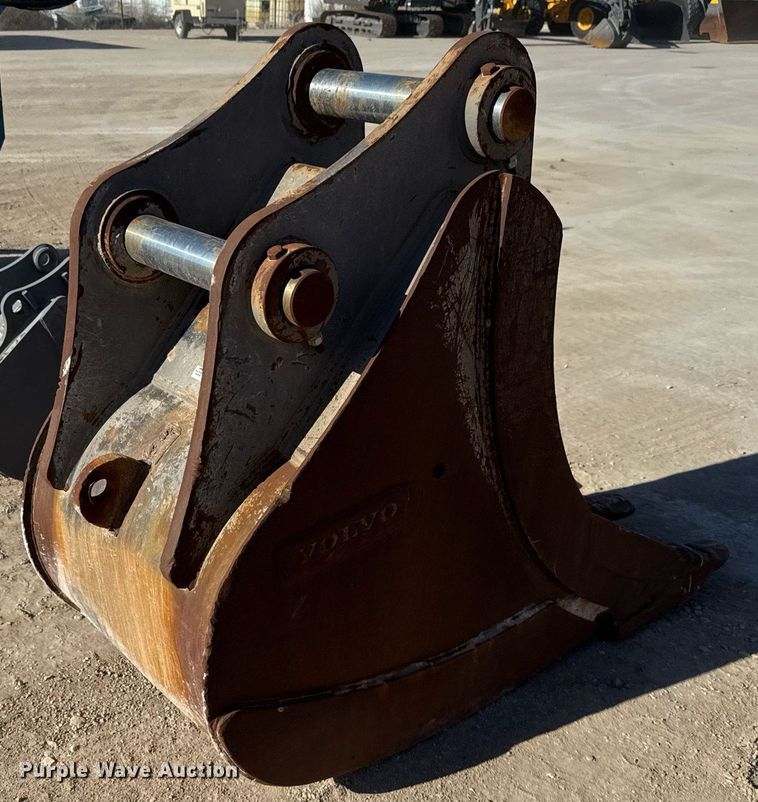 image for item EJ3147 Volvo EC240-250 excavator bucket