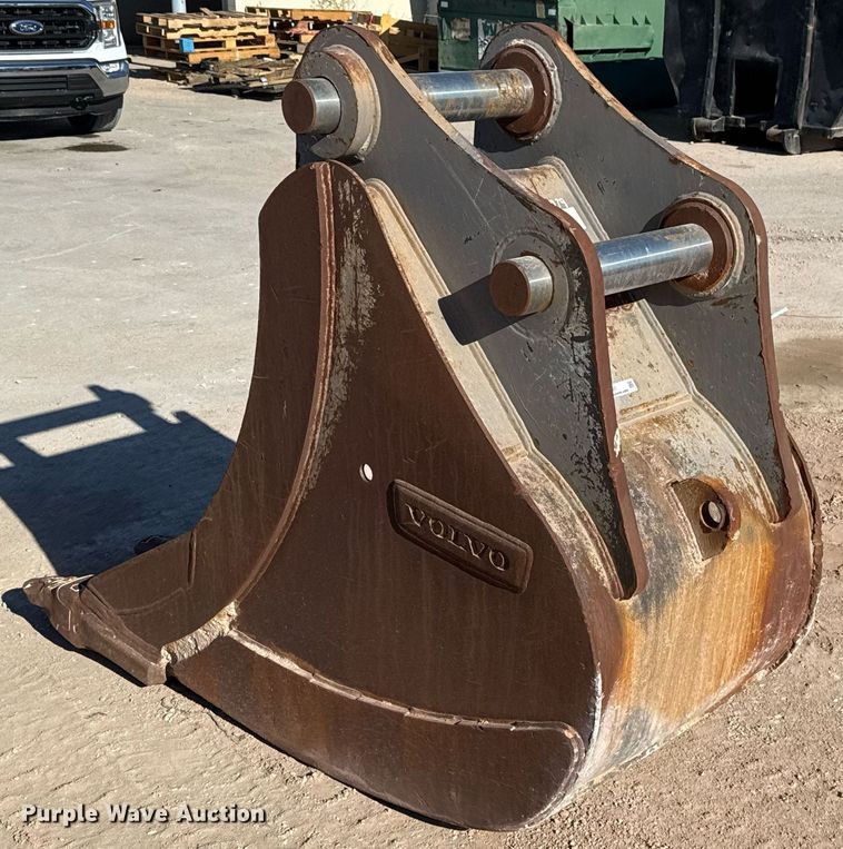 image for item EJ3147 Volvo EC240-250 excavator bucket