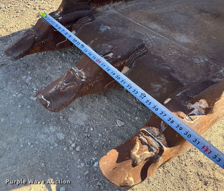 image for item EJ3147 Volvo EC240-250 excavator bucket