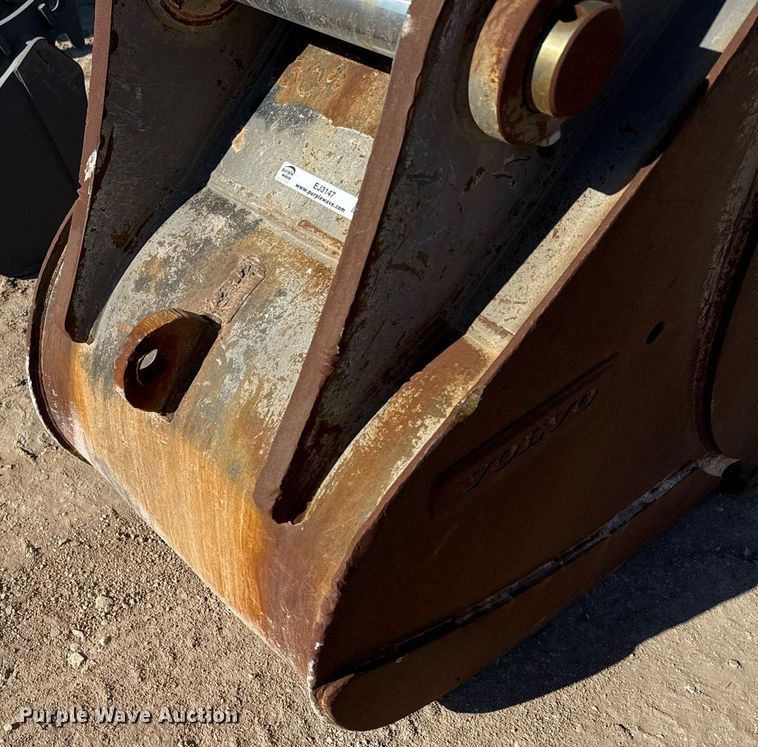 image for item EJ3147 Volvo EC240-250 excavator bucket