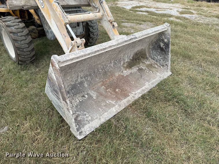 image for item EJ3174 2003 John Deere 110 backhoe