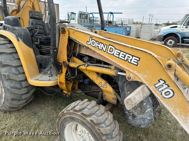 image for item EJ3174 2003 John Deere 110 backhoe