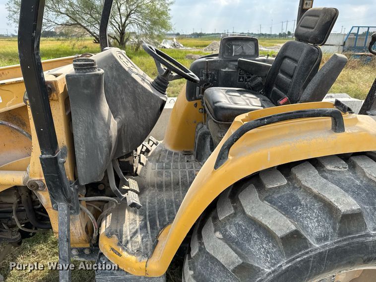 image for item EJ3174 2003 John Deere 110 backhoe