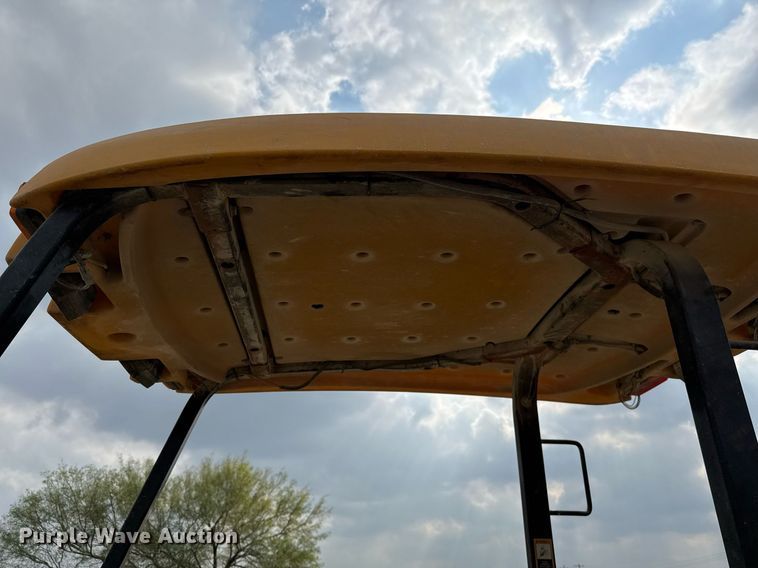 image for item EJ3174 2003 John Deere 110 backhoe