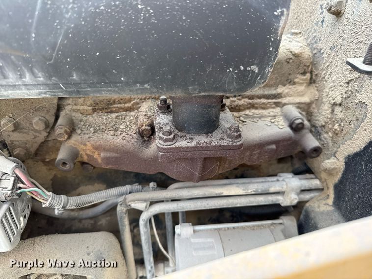 image for item EJ3174 2003 John Deere 110 backhoe