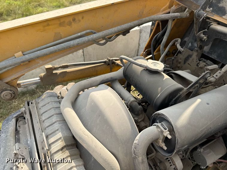 image for item EJ3174 2003 John Deere 110 backhoe