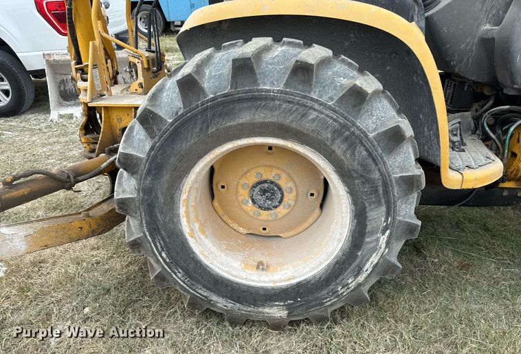 image for item EJ3174 2003 John Deere 110 backhoe