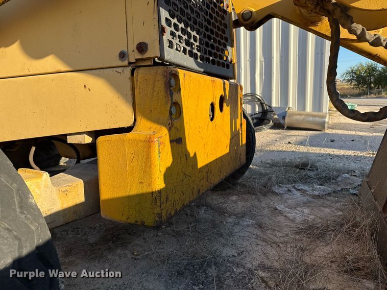 image for item EJ3192 1993 John Deere 310D backhoe